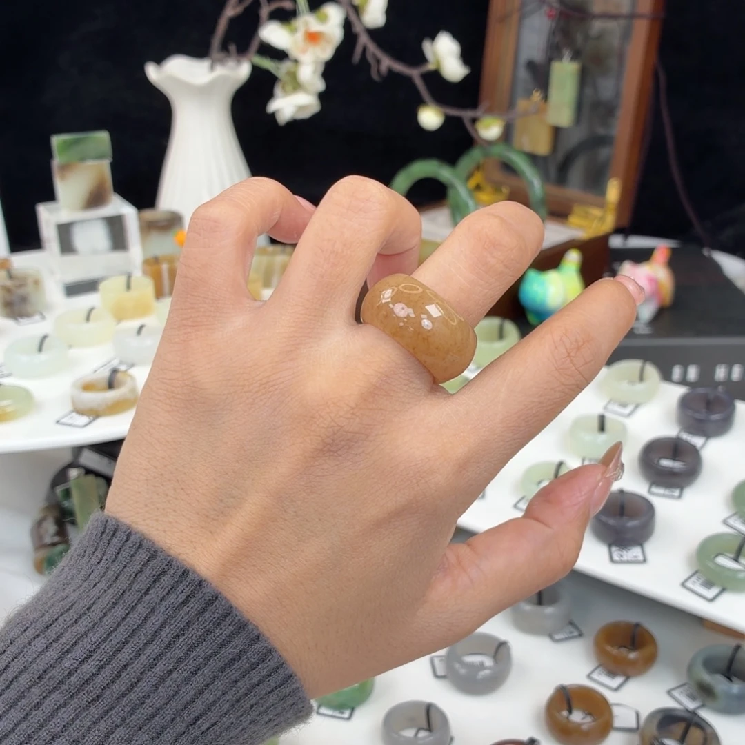 和田玉（糖玉）未镶嵌戒指Q54桂花糖轮胎18.2不退换