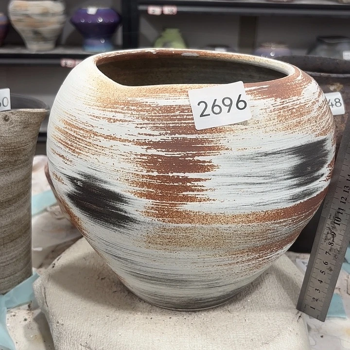 摆件高23，口16.5，有孔2696