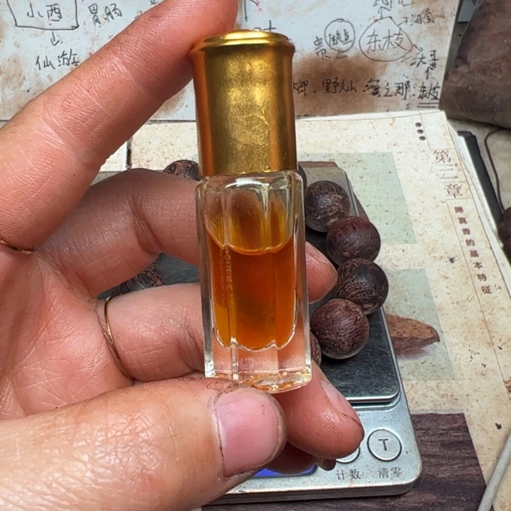 藤类降真香红油精油