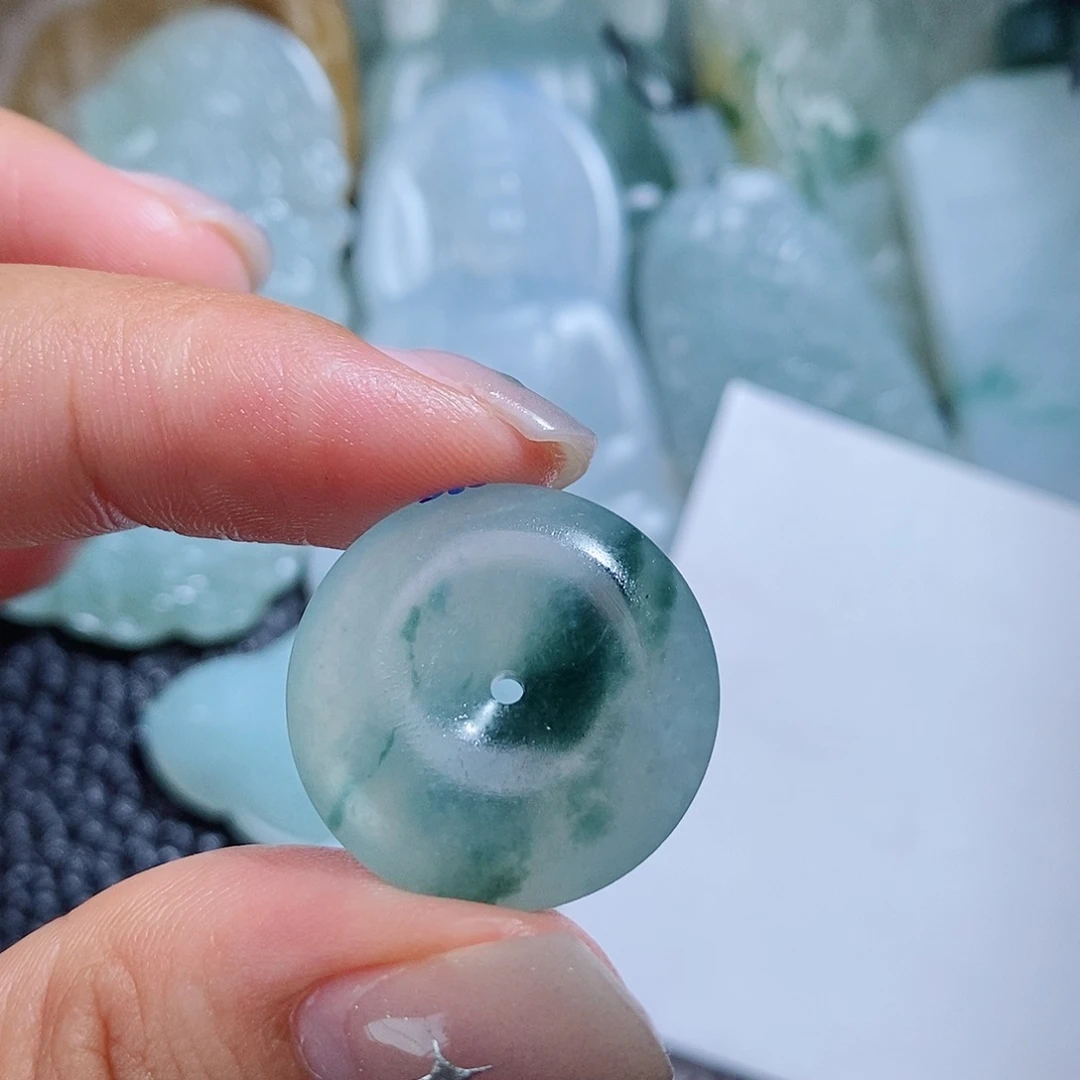 未镶嵌定制翡翠毛货付款后确认抛光