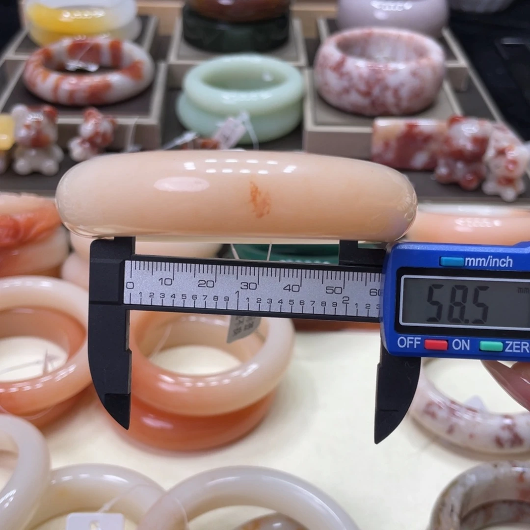 石英岩玉手镯未镶嵌