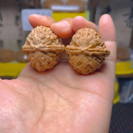 吊坠文玩核桃白狮