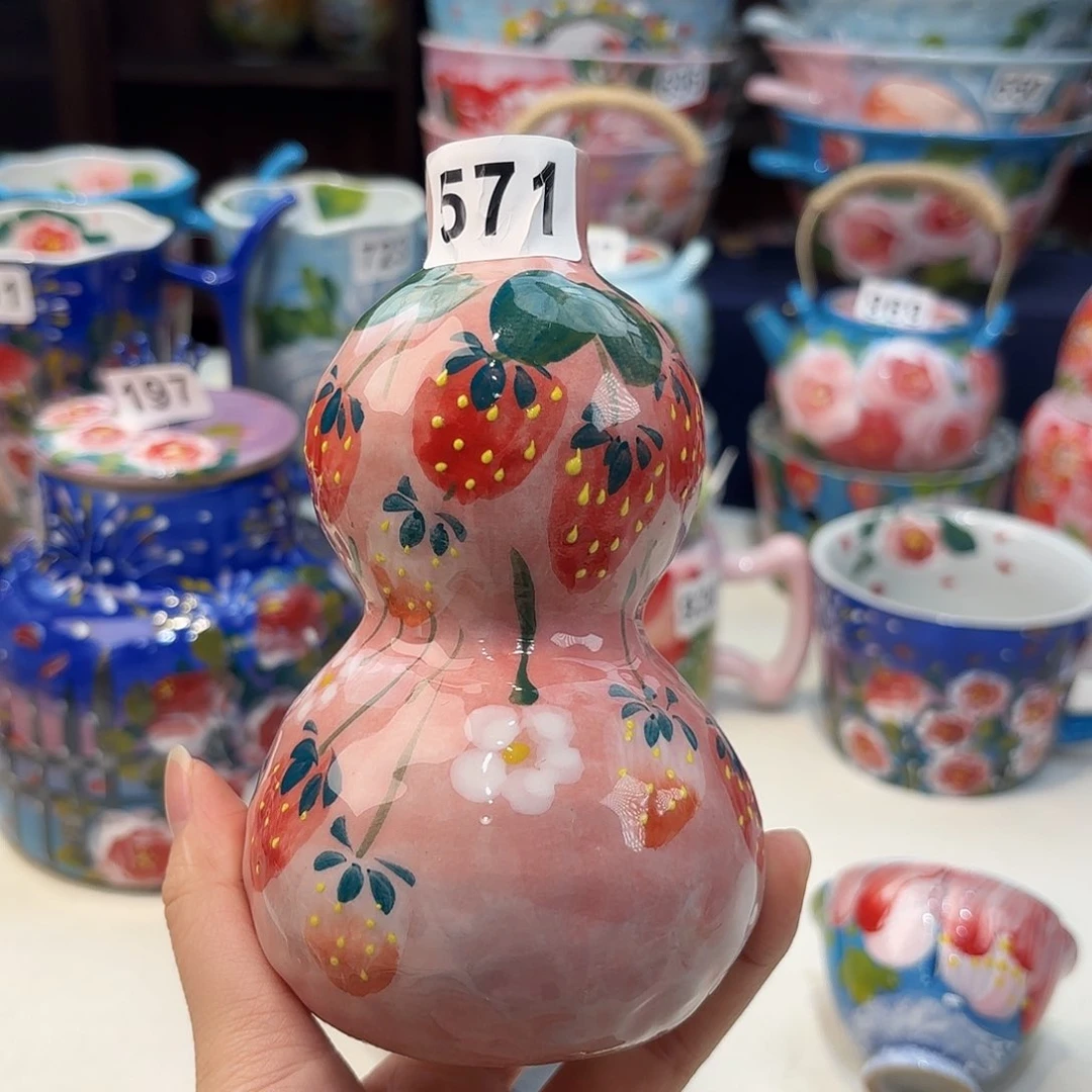 瓷片兔兔的小可爱太
