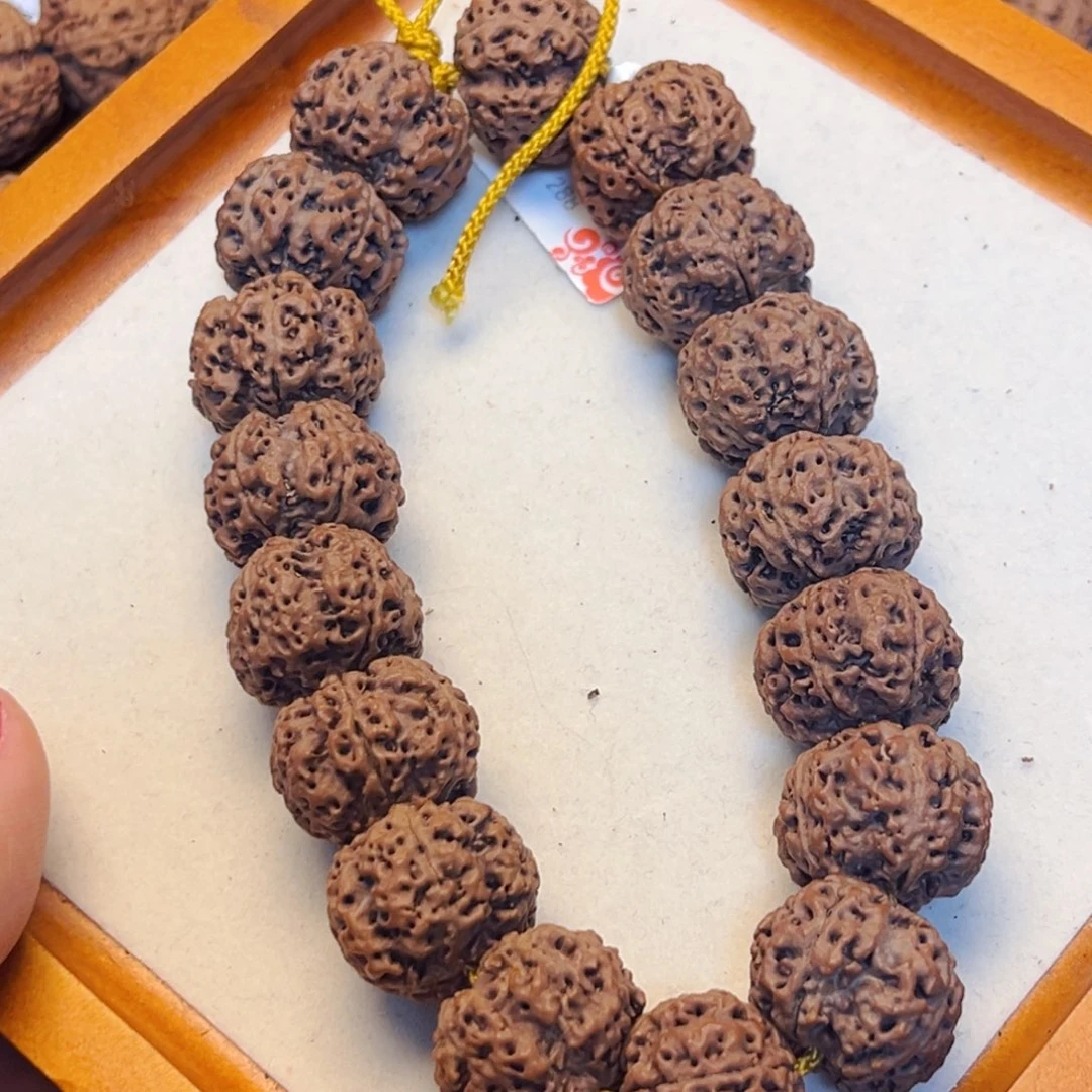 吊坠金刚菩提纽扣梅花飞碟桩。原皮原色 全品无黄