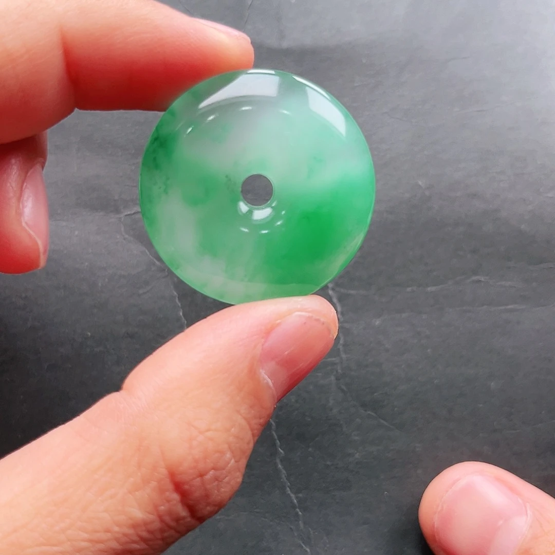 石英质玉未镶嵌吊坠(不含链)平安扣