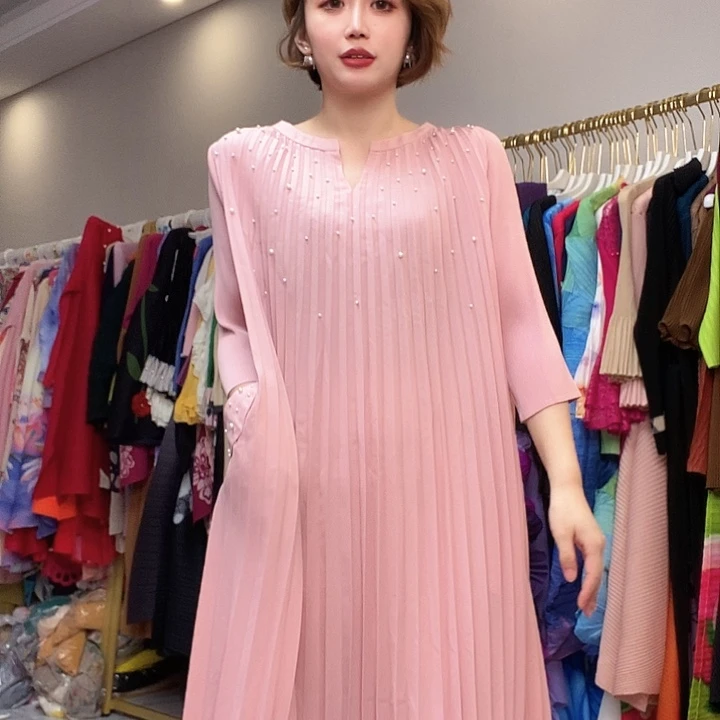 褶皱的大码连衣裙不退