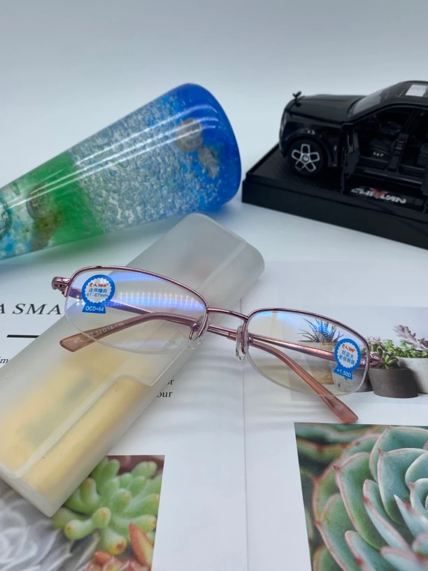 老人100，852树脂防蓝光老花镜女款