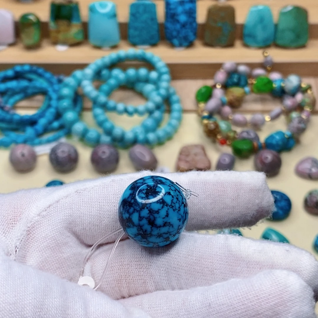 绿松石未镶嵌珠宝奇石