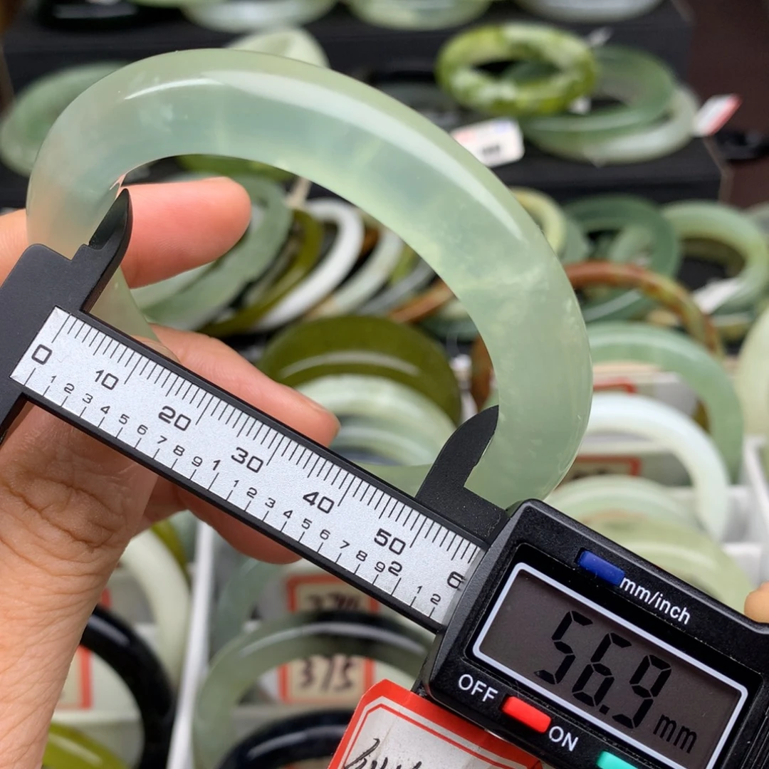 未镶嵌蛇纹石玉手镯370