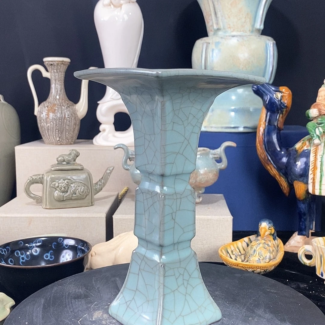摆件官窑花觚瓷器