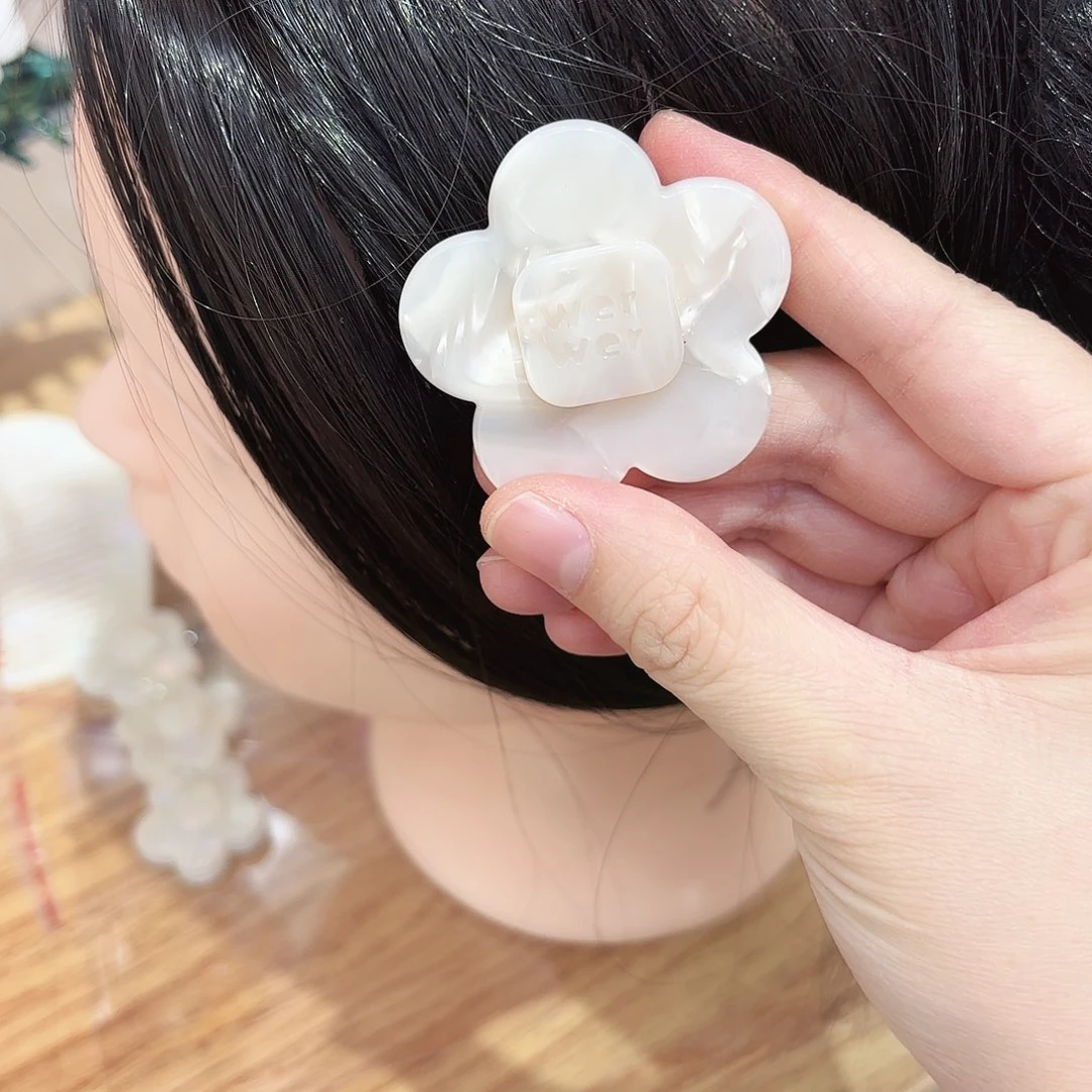 皮质铁合金中号花朵贝母