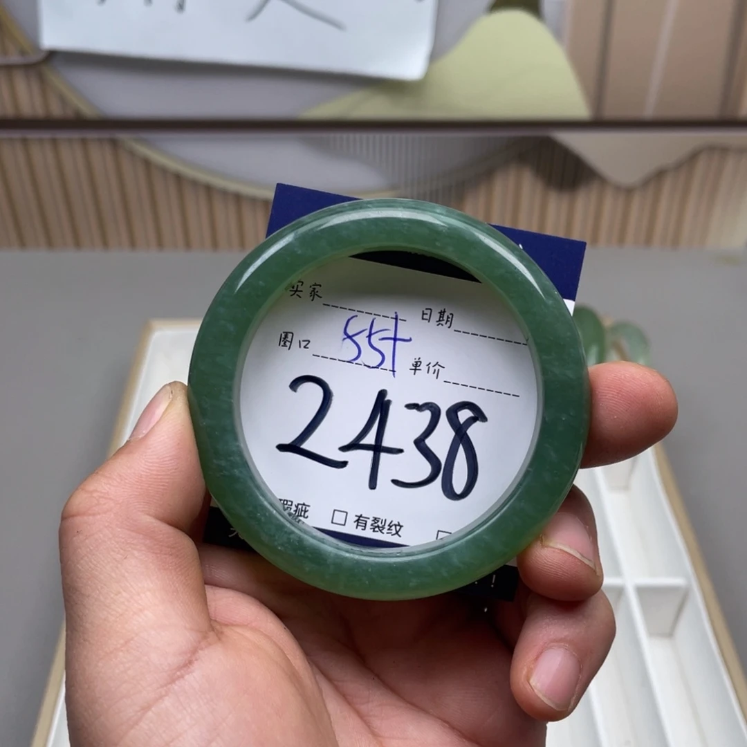 岫玉手镯手镯未镶嵌