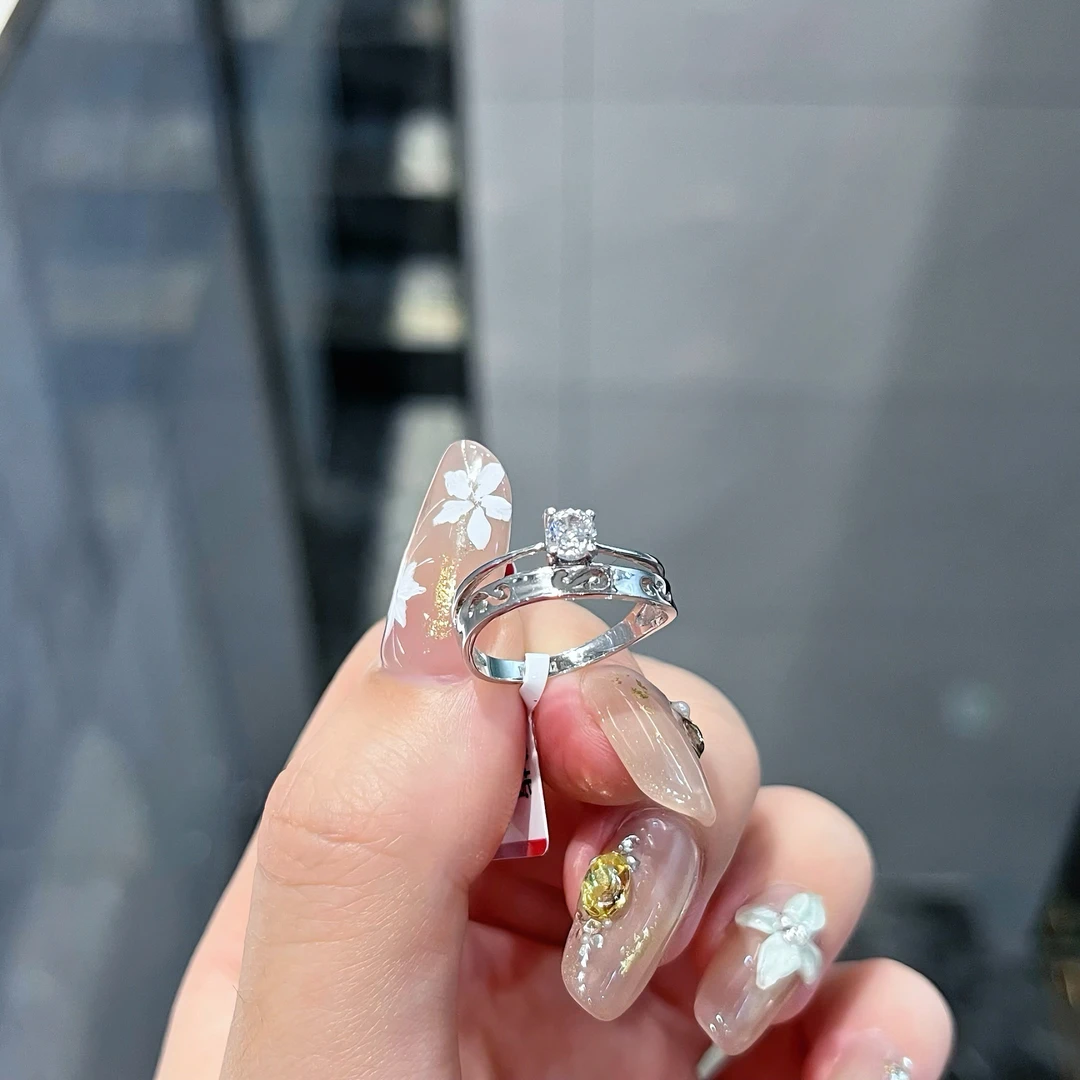 pt950 铂首饰 小方钻戒指 合成.立方氧化锆