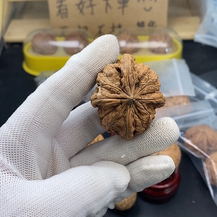 地***干文玩核桃吊坠瑕疵不退不换