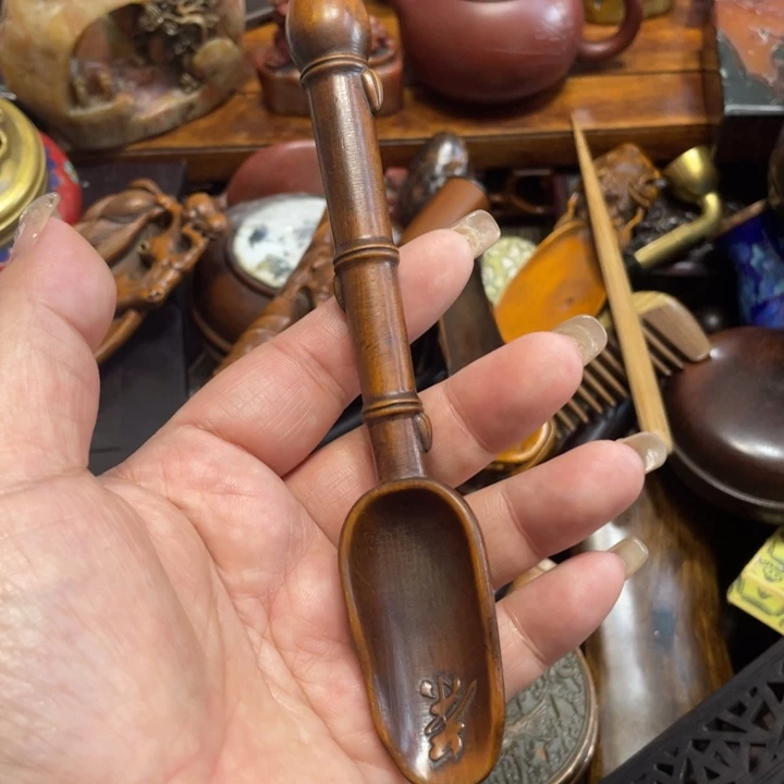 双***元花梨木类端景台陶瓷艺术家的作品