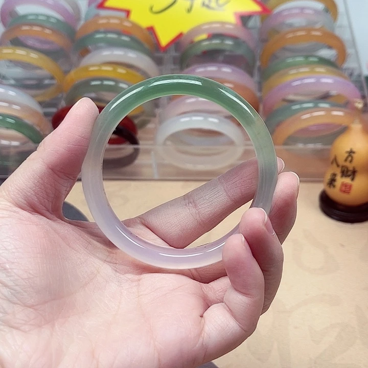 手镯玛瑙/玉髓未镶嵌