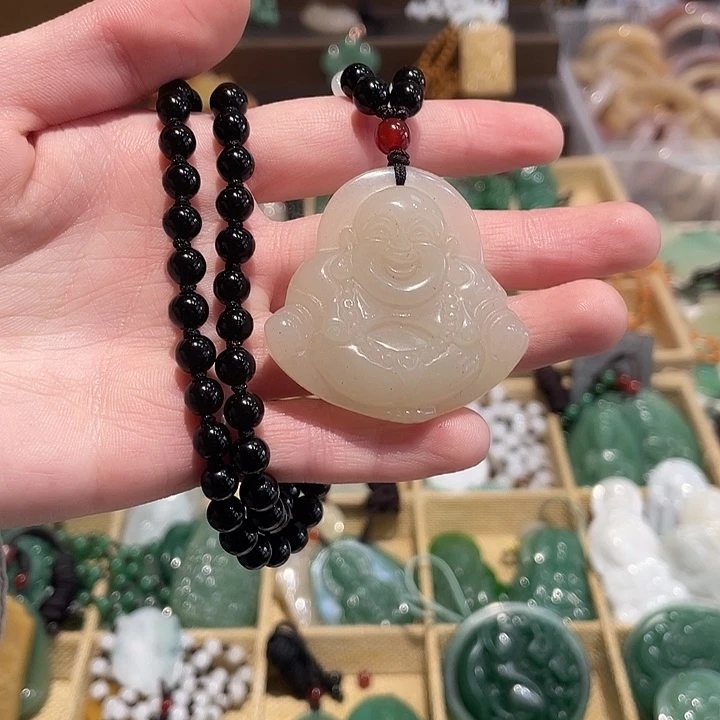 石英质玉未镶嵌颈饰