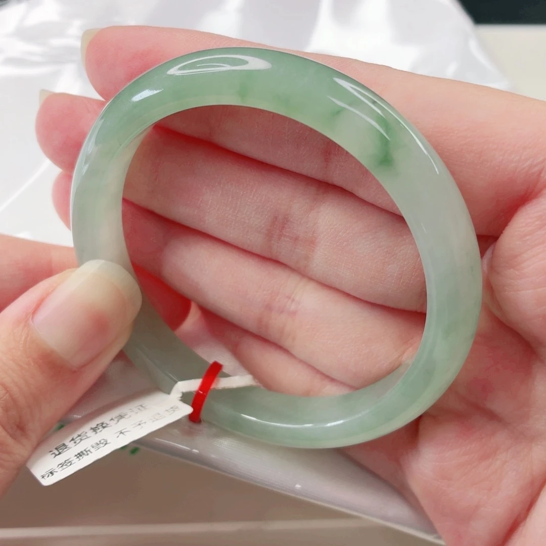 翡翠未镶嵌手镯52圈x468