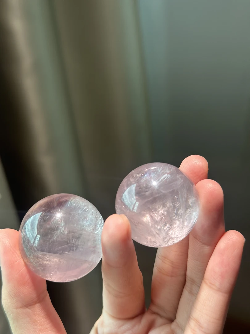 甜骨铮铮亲选孤品 紫水晶球莫兰迪色系手球盘玩天然摆件 拍1发2