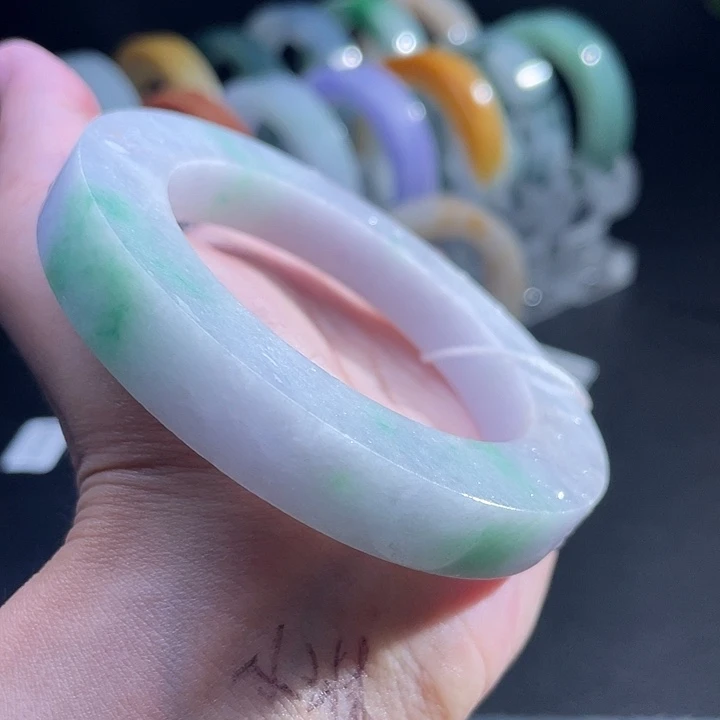 定制翡翠未镶嵌翡翠手镯