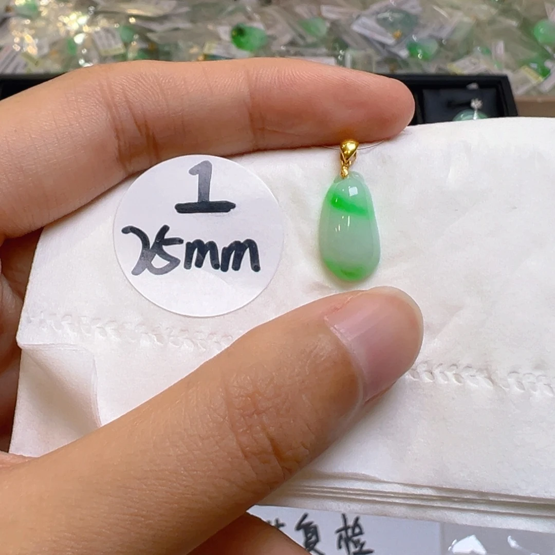 吊坠(不含链)18K金镶嵌翡翠
