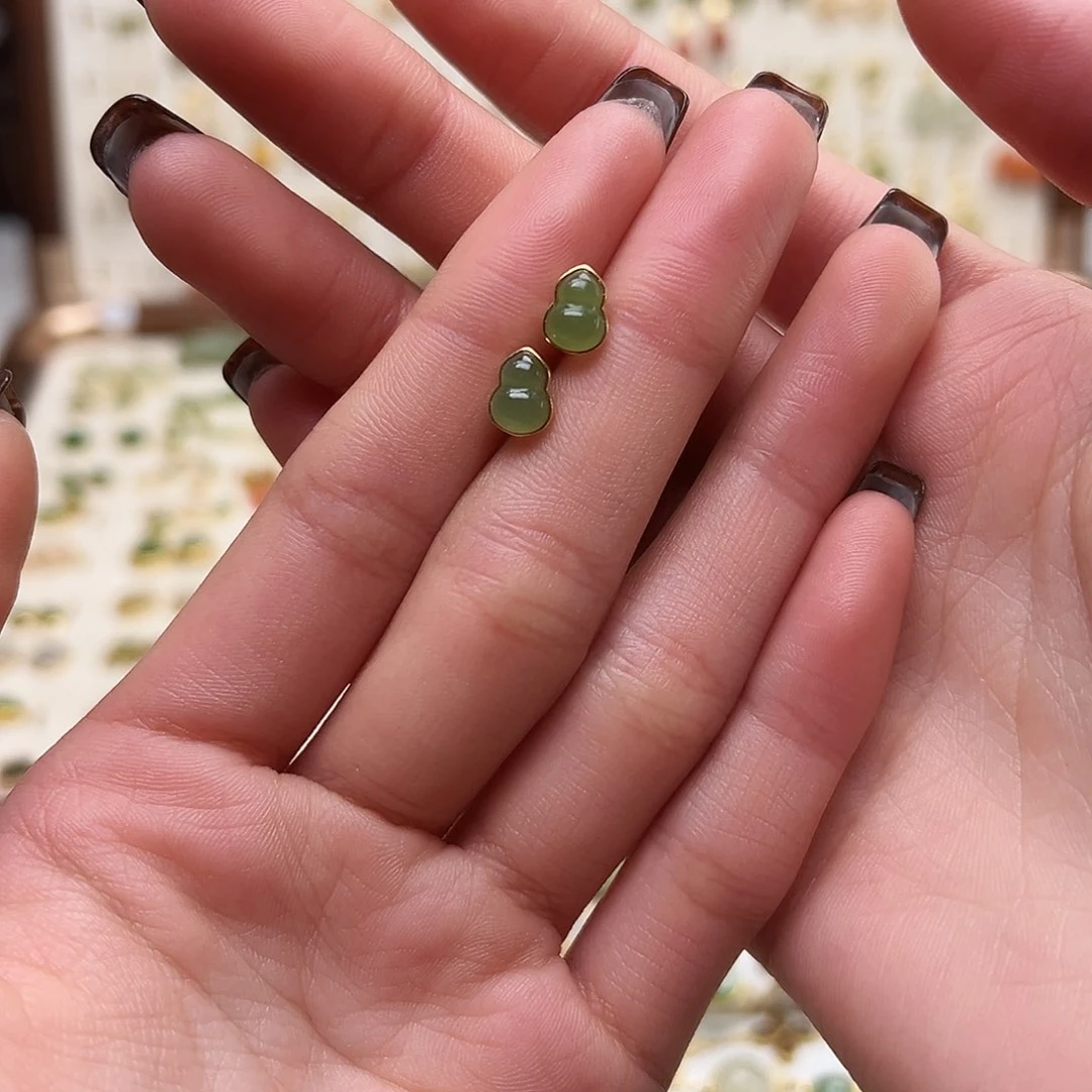 银S925镀金镶嵌和田玉耳钉