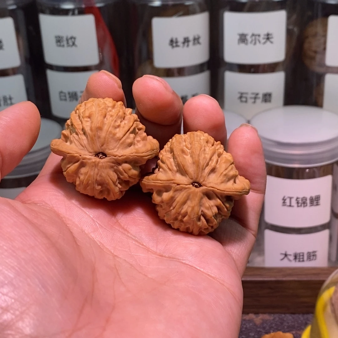 文玩核桃把件龙焰鸡心