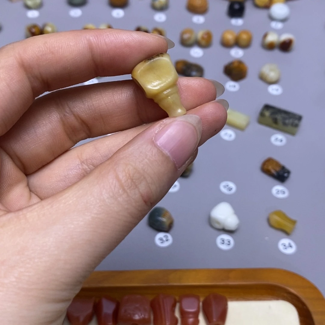 蛇纹石玉配饰合金随***安