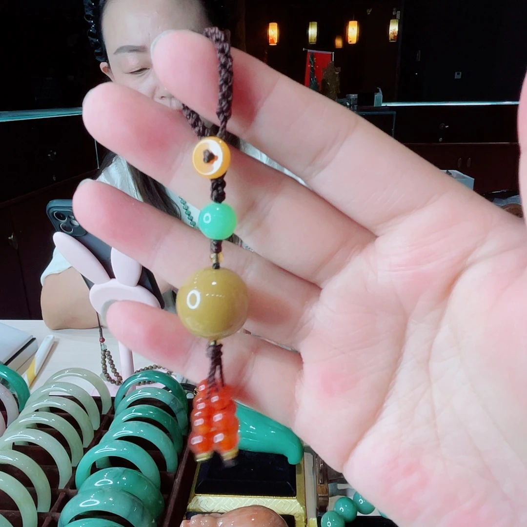 密玉（石英质玉）未镶嵌颈饰
