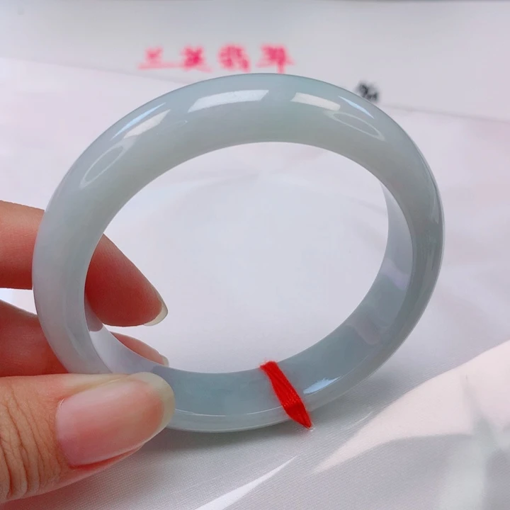 米***鼠翡翠未镶嵌手镯53圈