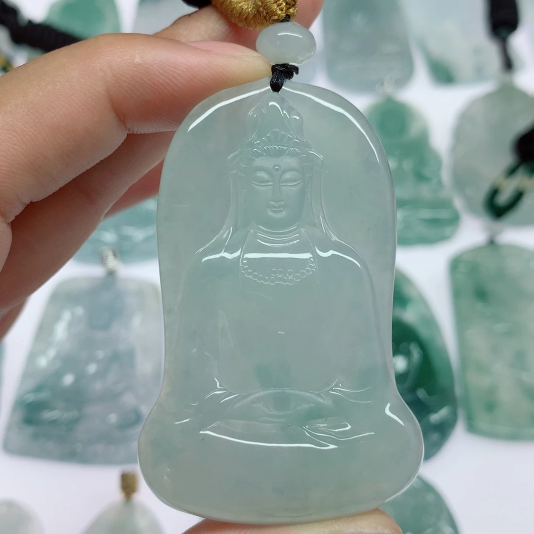 颈饰未镶嵌翡翠素衣观音