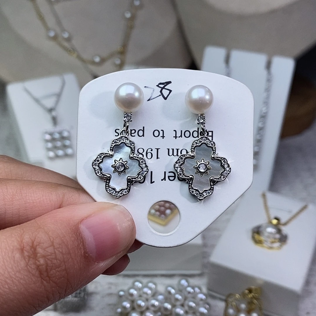 淡水珍珠银S925镶嵌耳饰