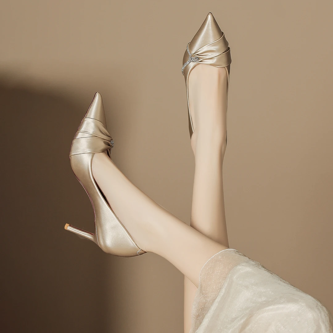 法式气质高跟鞋女2025春秋新款绸缎细跟不累脚尖头水钻单鞋高级感