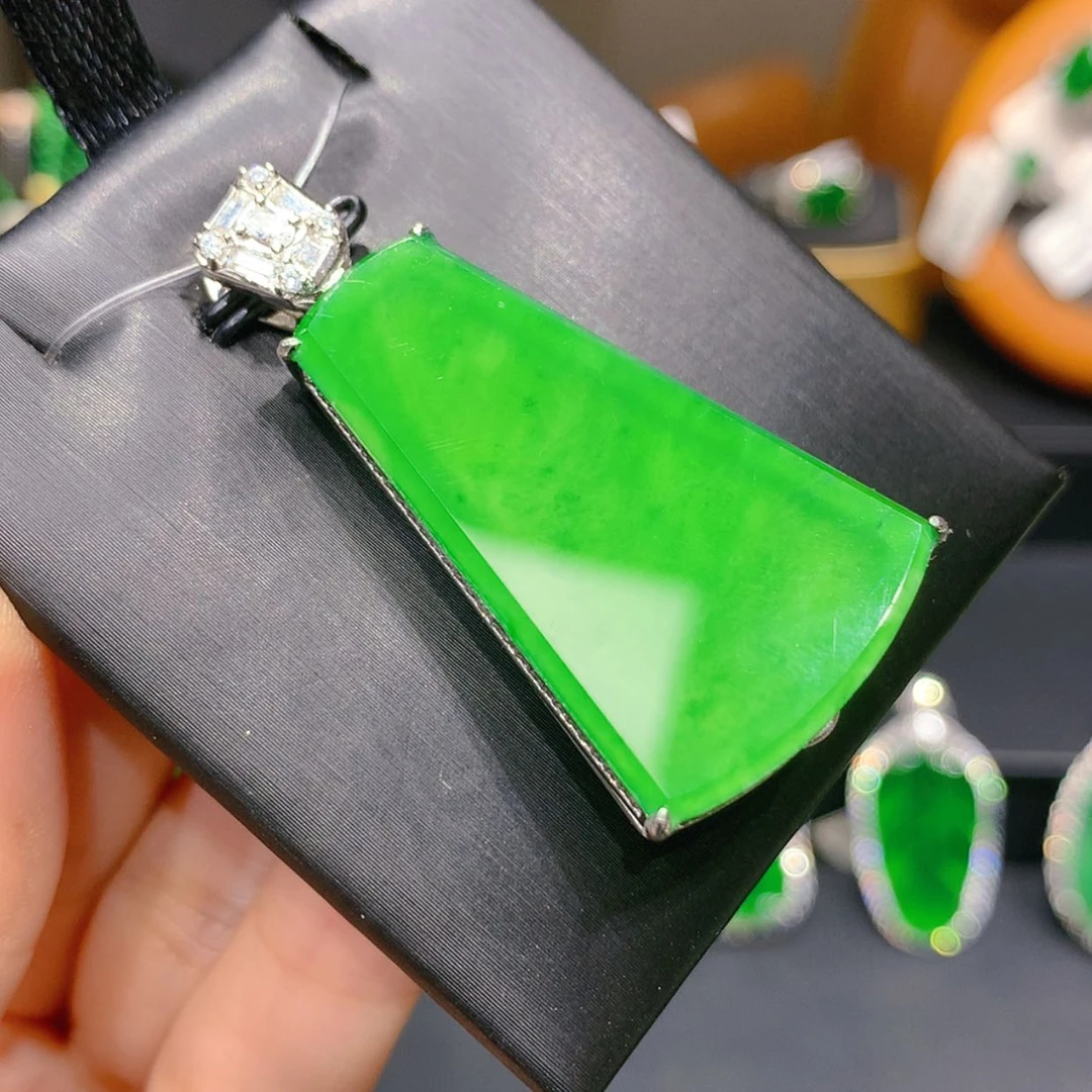 【闪购商品】颈饰银S925镶嵌翡翠4柒姐