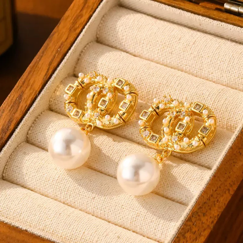 铜合金合成锆石耳饰 小香风女士简约千金风耳钉气质轻奢冬季耳环