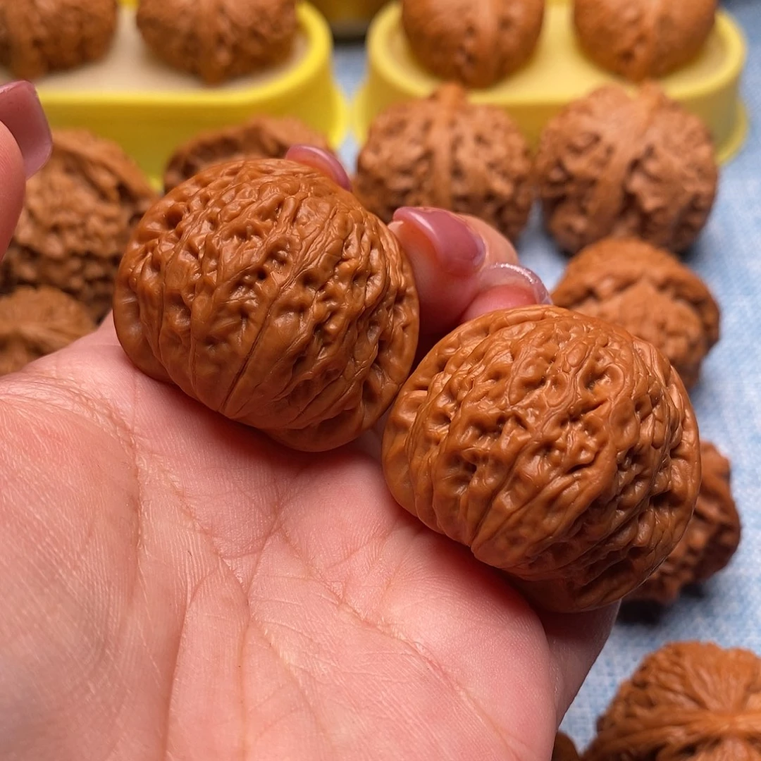 文玩核桃把件毕业铁锤妹妹38全品