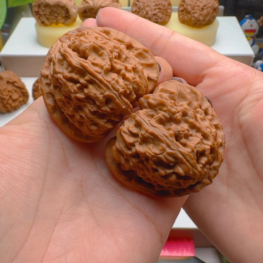 把件核桃44尺寸三角白