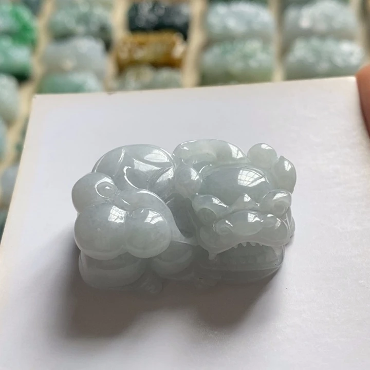 翡翠颈饰未镶嵌天然翡翠貔貅吊坠