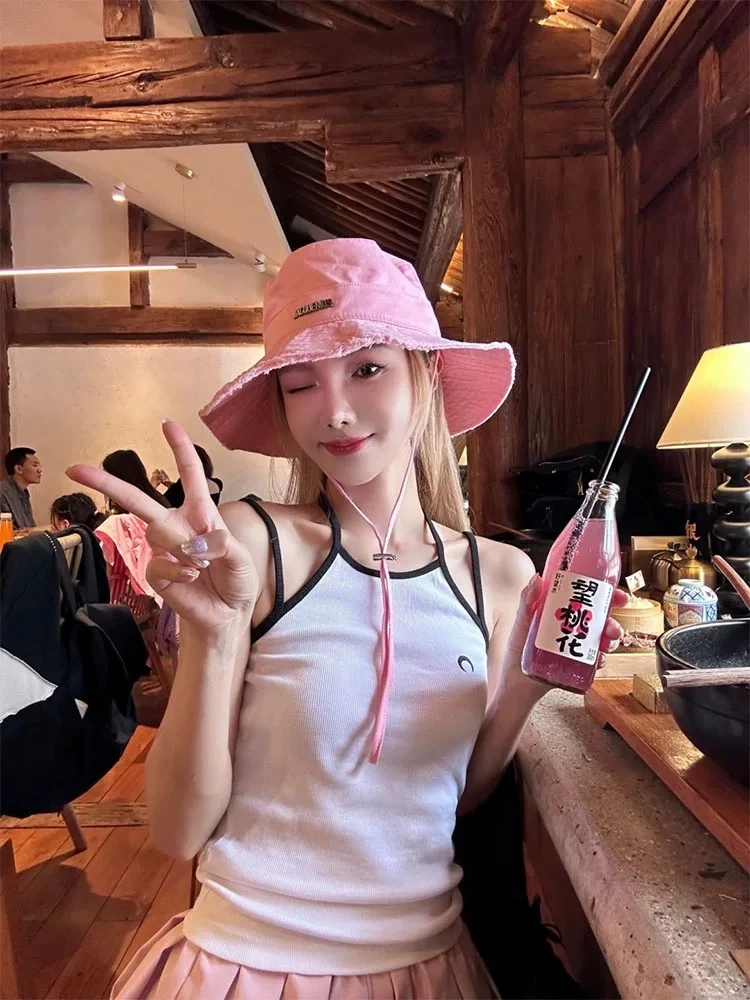 月亮刺绣吊带背心女2025年夏季薄款辣妹性感百搭可外穿上衣