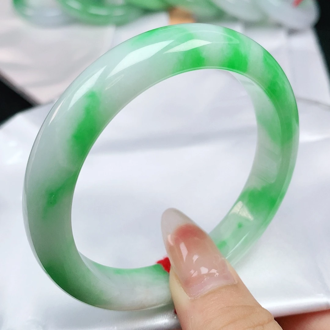 翡翠手镯未镶嵌正圈882453