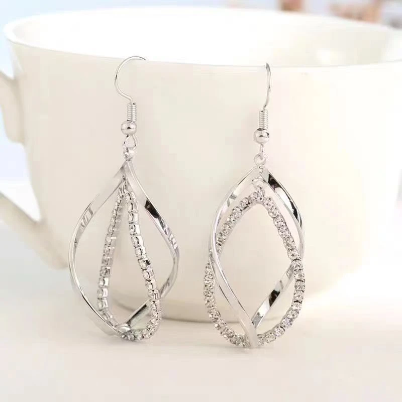 合金耳饰 圆圈圈韩式小众高级感合金镶钻圆脸显瘦气