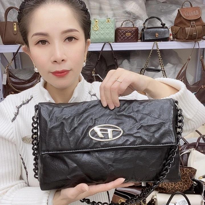 蚕丝小牛剖层皮革PU