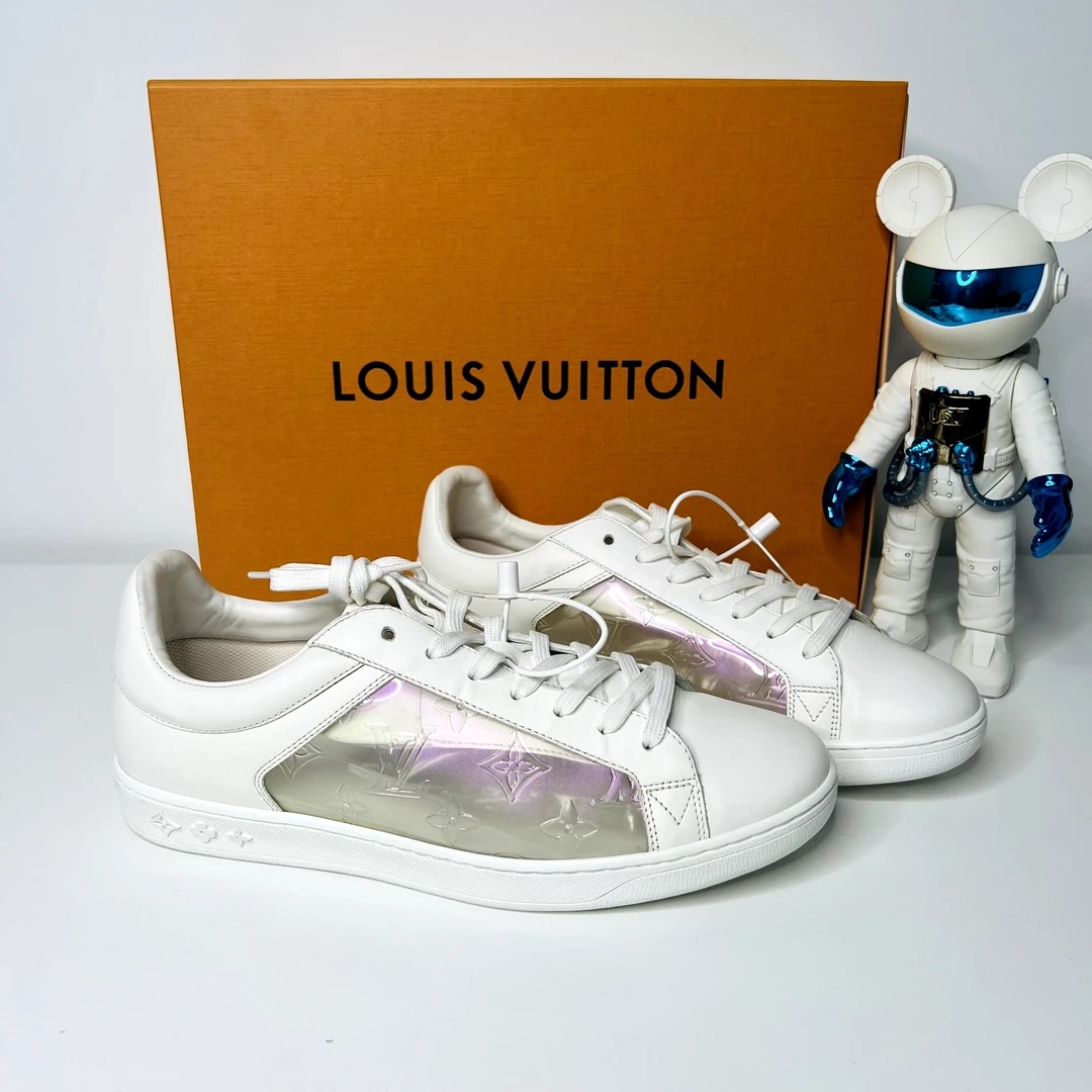 95新 LouisVuitton/路易威登 白色皮面满印老花板鞋 41码VS6761