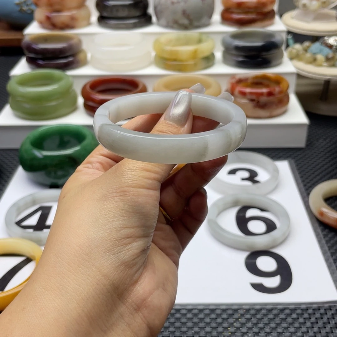 石英质玉手镯未镶嵌土*鼠