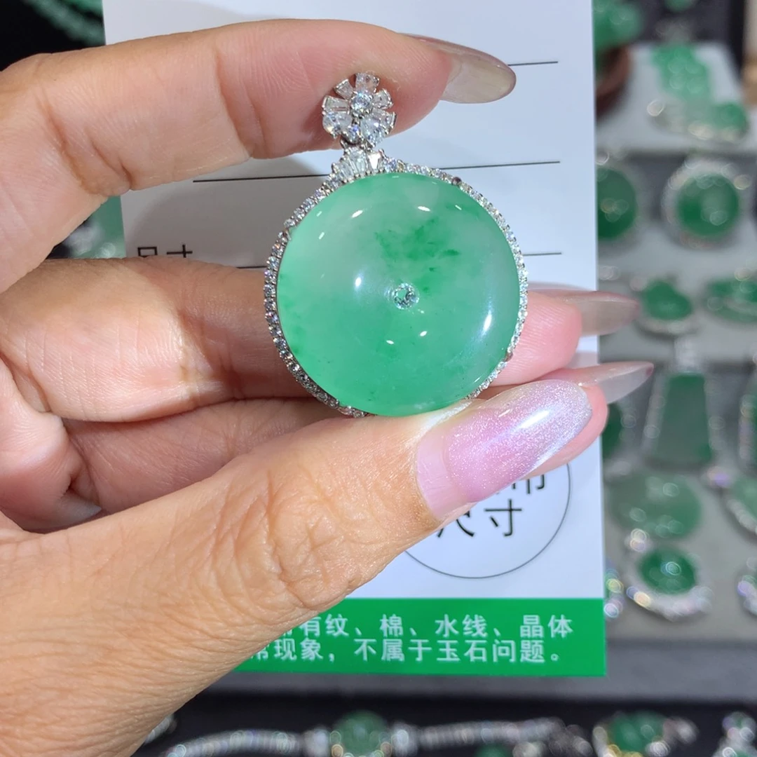 颈饰银S925镶嵌石英质玉（非洲翠）