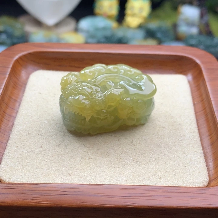 翡翠未镶嵌颈饰貔貅53