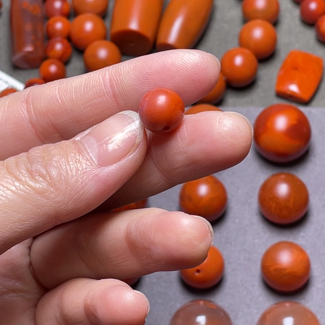 哈***哈南红玛瑙未镶嵌南红原矿南红珠子10毫米