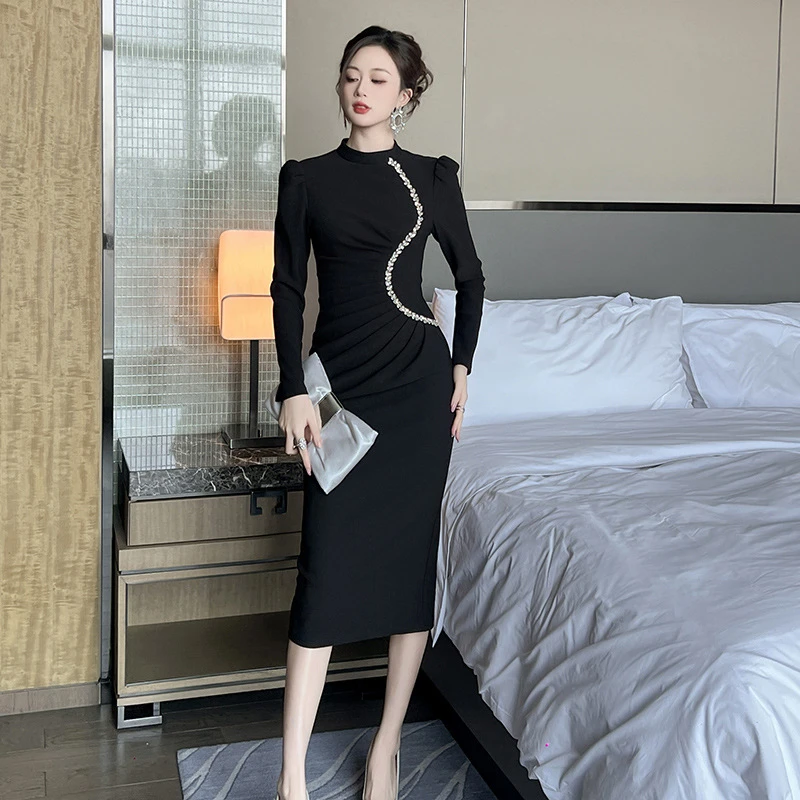 2025春装新款女重工设计感镶钻修身显瘦正式场合黑色连衣裙