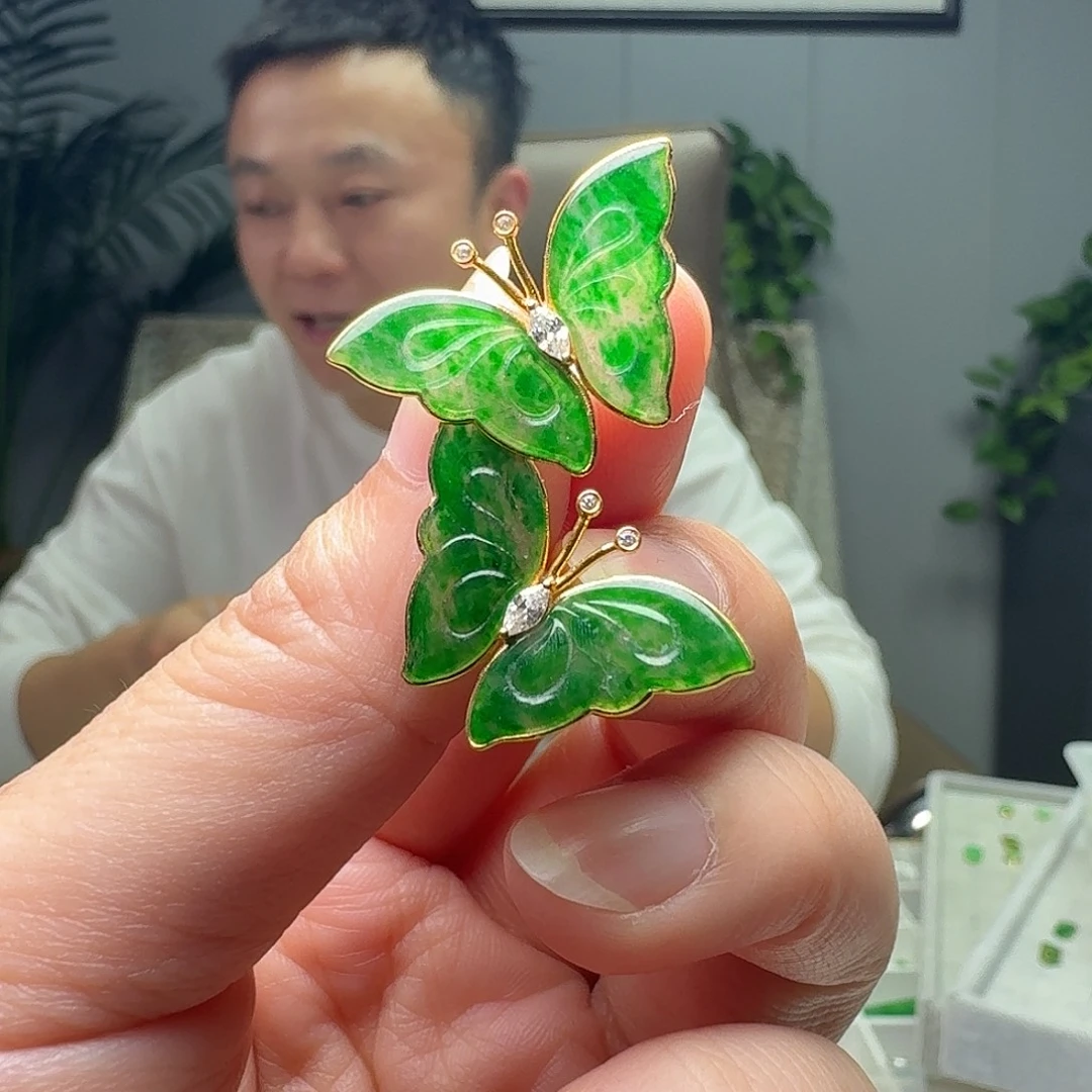 翡翠18K金镶嵌耳饰天然