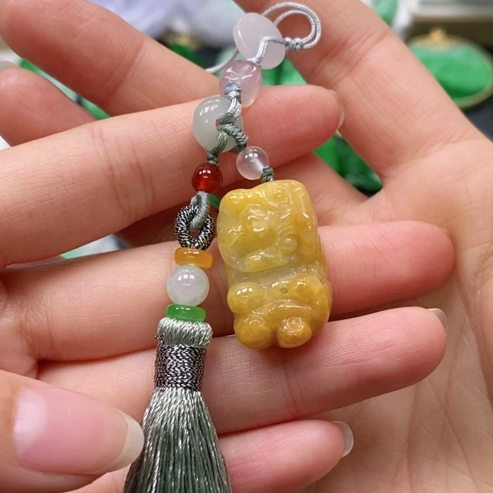 翡翠颈饰未镶嵌吊坠